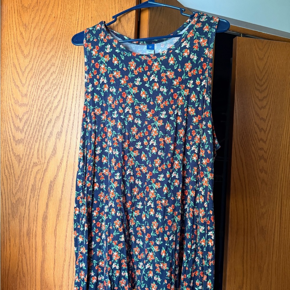 Old Navy Navy Floral top